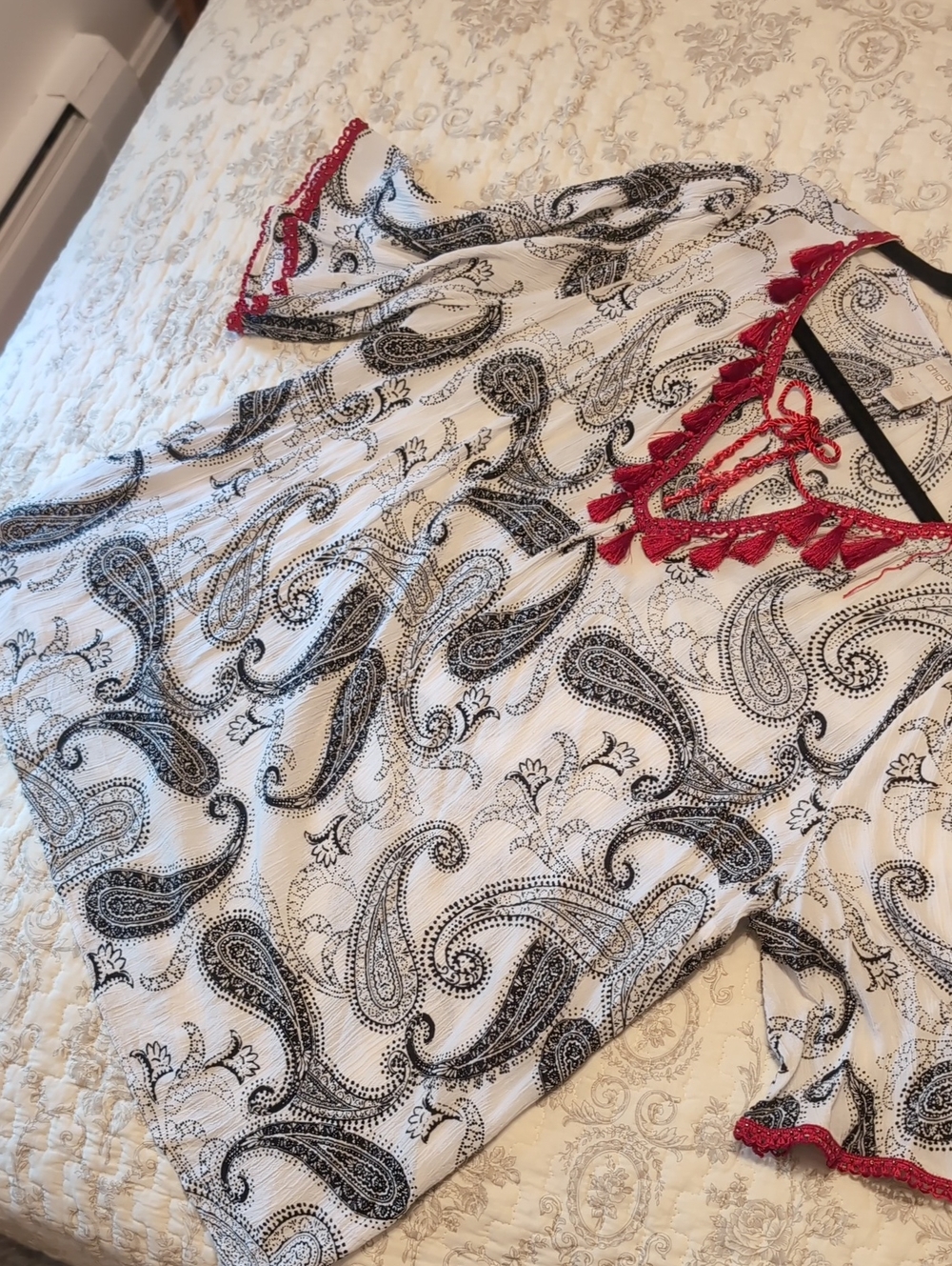 Chicos Paisley V-Neck Women's Top with Red Trim
